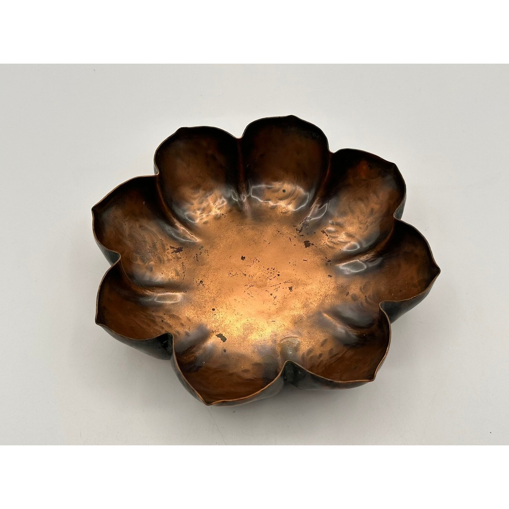 Vintage Artist Signed Hand Hammered Copper Bowl Scalloped Flower Petal Dish